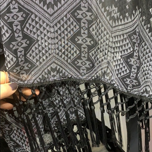 Black Kimono - Picture 4 of 4